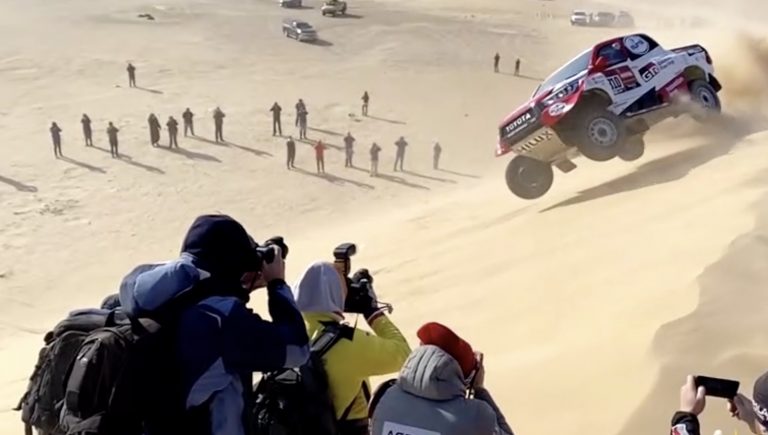 Alonso uzmet divus kūleņus un turpina – Dakaras 10.posma video apskats