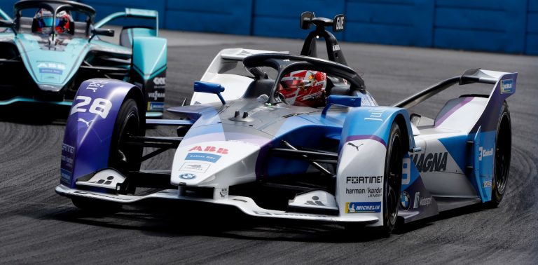 Aizraujošā duelī Gunters pēdējā aplī izrauj savu pirmo Formula E uzvaru