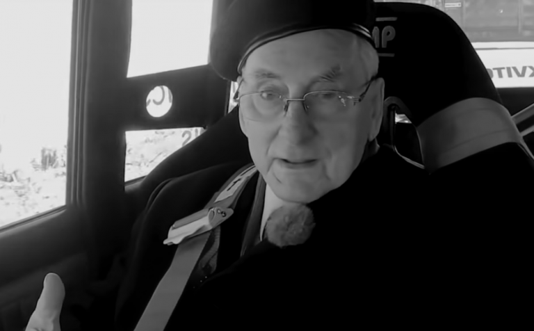 90 gadu vecumā mūžībā devies izcilais autosportists Arnolds Dambis