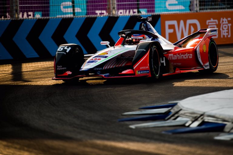 Formula E sacīkstes Ķīnā atceltas uz nenoteiktu laiku