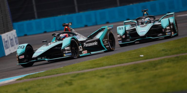Drāma Mehiko ePrix netraucē Evansam izcīnīt uzvaru