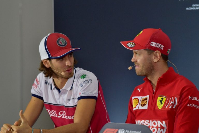 Pilota vieta ‘Ferrari’ komandā uz 2021.gadu: Fetels, Rikardo, Džiovinaci