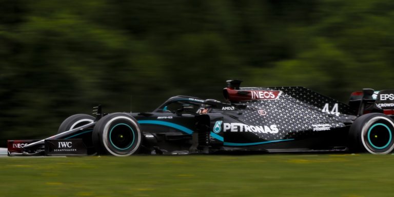 Hamiltons atklāj F1 sezonu ar ātrāko apli treniņbraucienos Austrijā