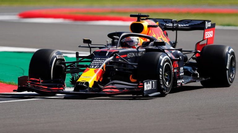 Verstapens ātrākais pirmajos treniņos; Hulkenbergs atgriežas