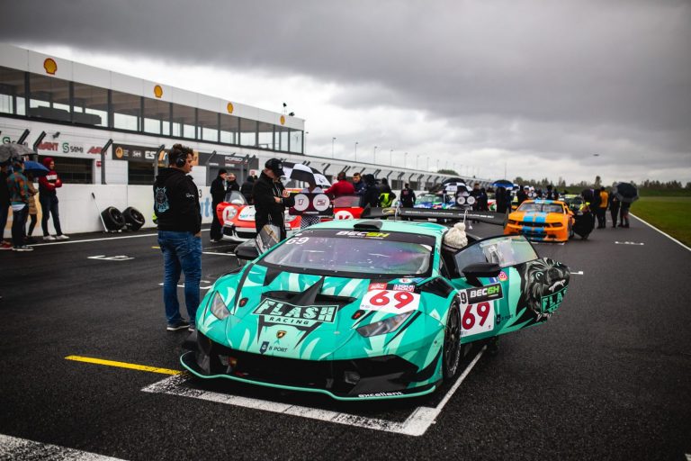 Baltijas ātrākie autošosejas braucēji nedēļas nogalē sacentīsies Pērnavā