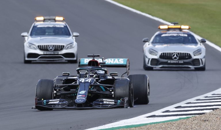 Četri iemesli, kas noveda pie pēdējo apļu riepu sāgas Silverstonā