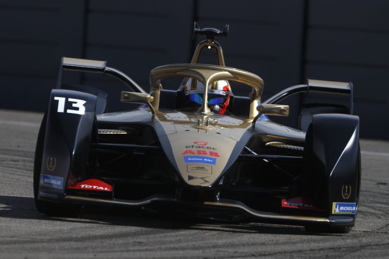 Da Kosta dramatiskā sacīkšu noslēgumā uzvar pirmo Formula E posmu pēc pauzes