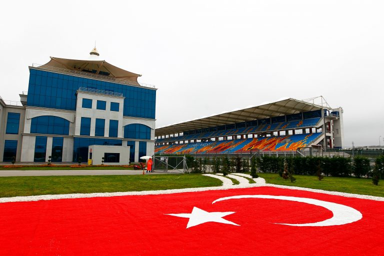 F1 apstiprina šīs sezonas 17 posmu kalendāru, tajā atgriežas Turcijas Grand Prix