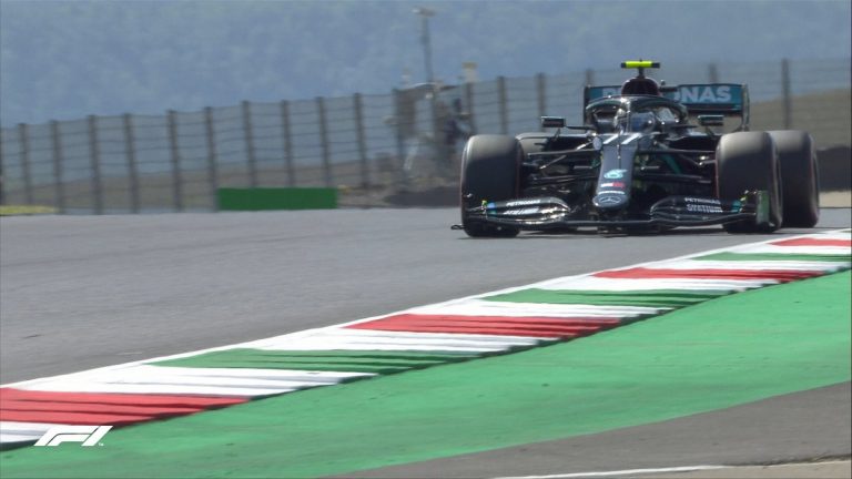 Pirmajā treniņā Mudžello ātrākais Botass, seko Verstapens un Leklērs