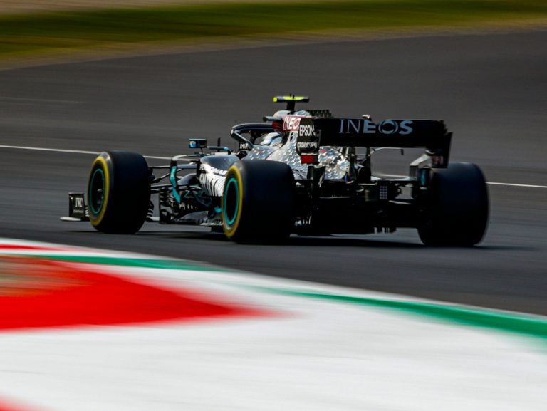 Valteri Botass paliek nepārspēts Mudželo treniņos