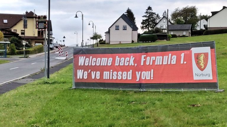 Karstie rekordi un aukstais klimats: F1 atgriežas Nirburgringā