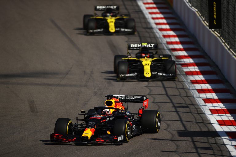‘Renault’ gatavi atjaunot sadarbību ar ‘Red Bull’ pēc ‘Honda’ aiziešanas
