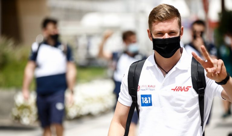 Cunodas bezmiegs, Mazepina dusmas un Šūmahera 90% prieks – F1 debitantu iespaidi par Bahreinas posmu