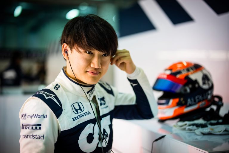 Iepazīsti F1 braucējus – Juki Cunoda