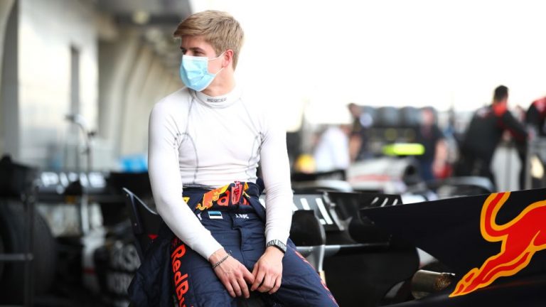 Igauni Juri Vipu pirmajā F2 posmā vajā neveiksmes, priekšā 3.sacīkste