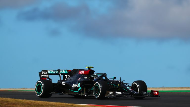 Botass ar Verstapenu ātrākie pirmajos Portugāles GP treniņos