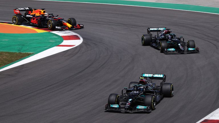 Hamiltona, Verstapena un Botasa stabilitāte ļauj labot F1 rekordu