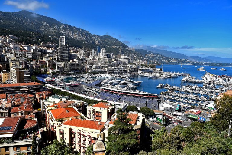 Zudušais glamūrs vai neaizvietojama klasika – 5 intrigas, kurām sekot Monako GP