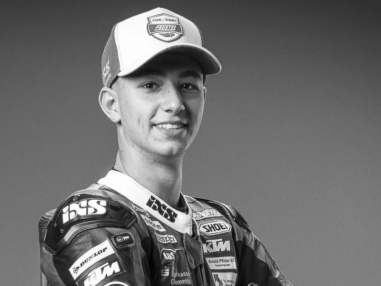 Kvartararo pārliecinošo uzvaru Mudžello aizēno letāla avārija Moto3 klasē
