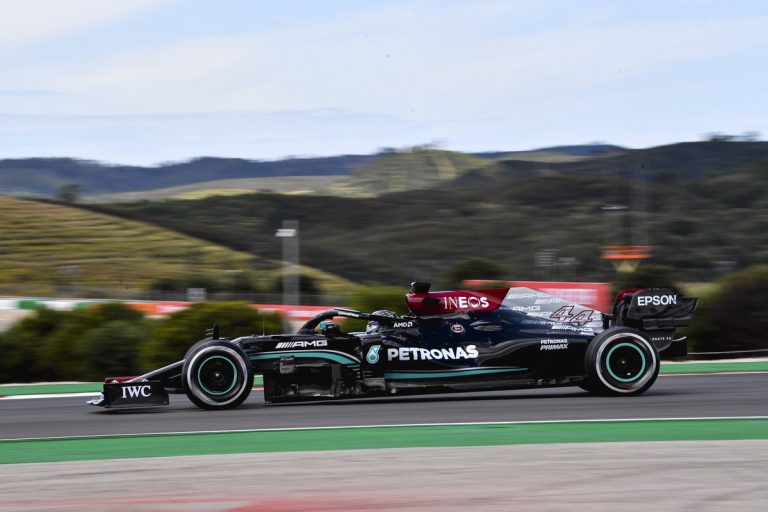 Luiss Hamiltons pēc cīņas ar Verstapenu un Botasu uzvar Portugālē