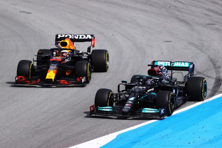 F1 ieviesīs balvu par veiksmīgiem apdzīšanas manevriem