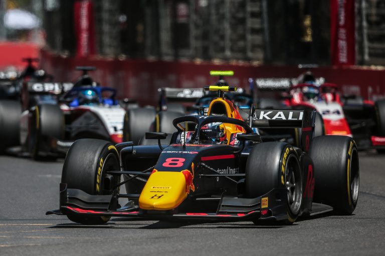 Igaunis Vips vēlreiz uzvar F2 sacīkstēs un iesaistās cīņā par titulu