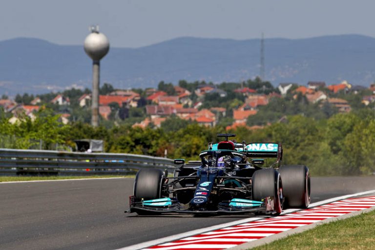 Valteri Botass Ungārijas 2.treniņā ātrāks par Hamiltonu un Verstapenu