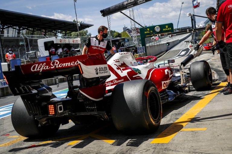 ‘Alfa Romeo’ un ‘Sauber’ turpinās sadarbību F1 arī nākotnē