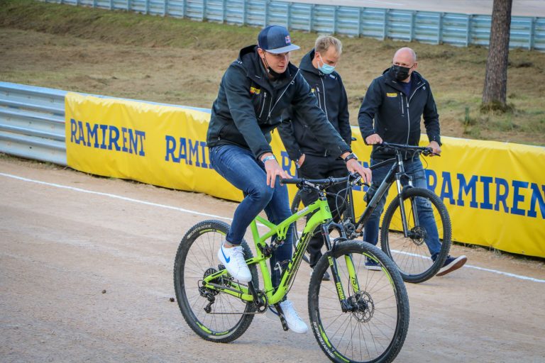 Sarunas ar World RX čempioniem – Hansenam uzlabota līkumu izeja, Kristofersonam katrs brauciens svarīgs, Ekstromam patīkams šoks