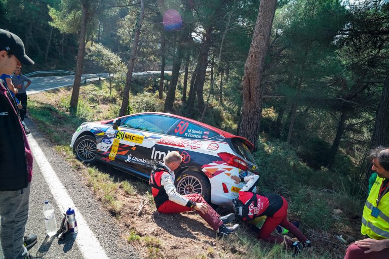 Mārtiņš Sesks un Renārs Francis JWRC sezonas kopvērtējumā izcīna bronzu