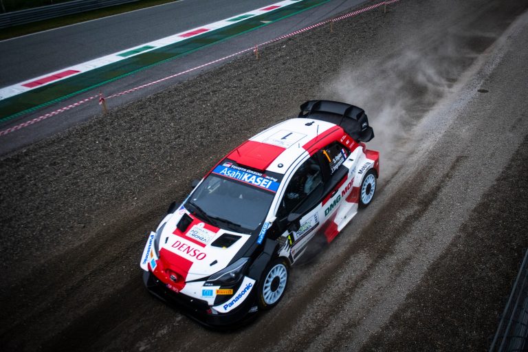 Atvadas ar astoto titulu – Ožjē pieveic Evansu un vēlreiz kļūst par WRC čempionu