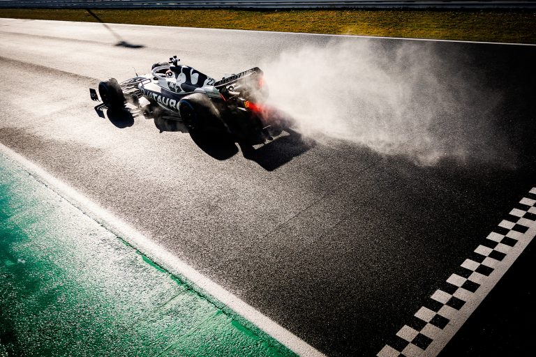 Noriss pieveic ‘Ferrari’ braucējus – testu 1. dienas teksta tiešraides arhīvs