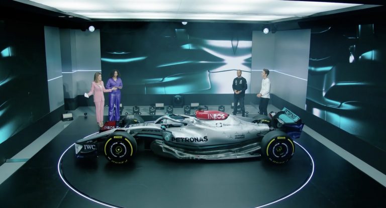 Mercedes komanda prezentē savu jauno modeli Mercedes F1 W13