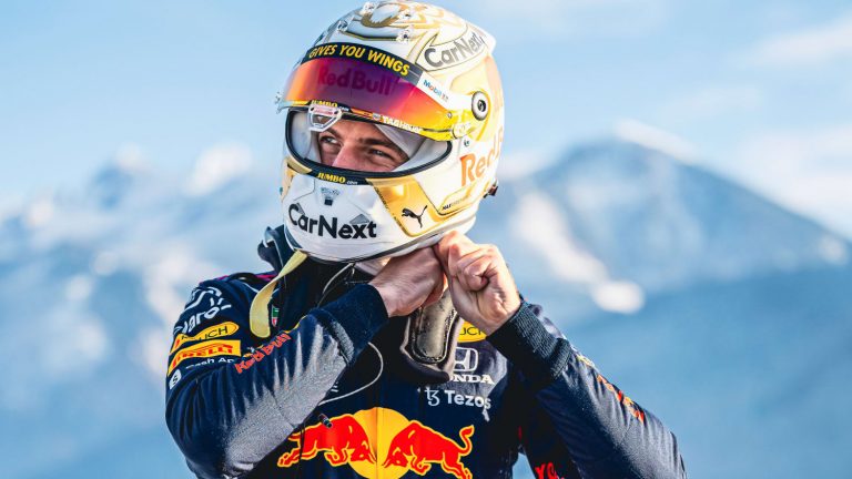 Red Bull sāk sarunas ar Verstapenu par jaunu līgumu, sola lielāku algu