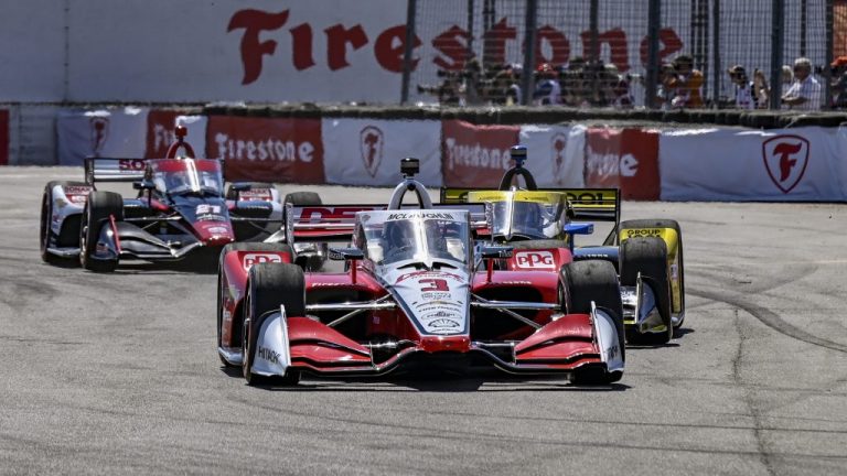 IndyCar sezona startē ar Penske pilota Makloklina pirmo uzvaru