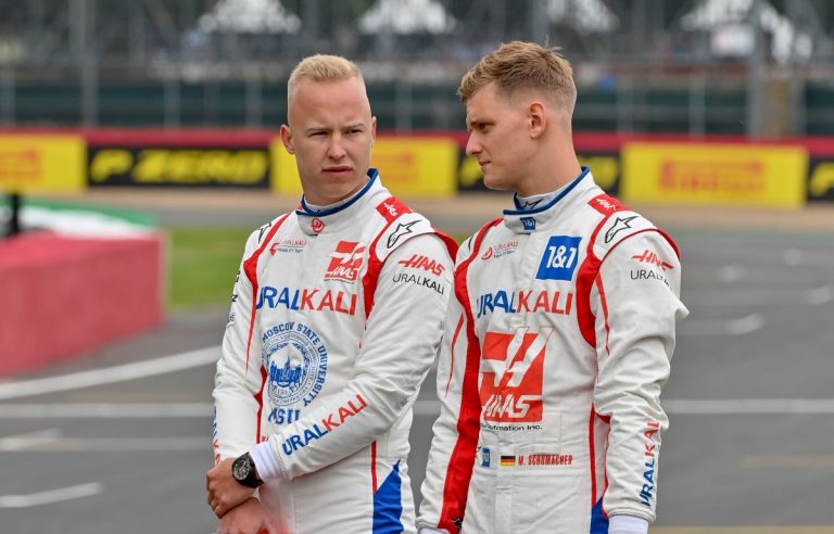 ‘Haas’ vadītājs: “Šūmaheram un Mazepinam tiks dotas vienādas iespējas”