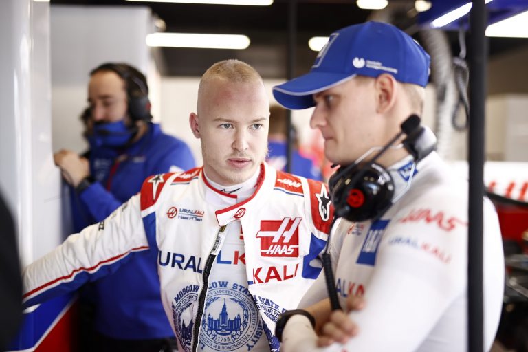 ‘Haas’ F1 komanda beidzot oficiāli apstiprina šķiršanos no Mazepina un ‘Uralkali’