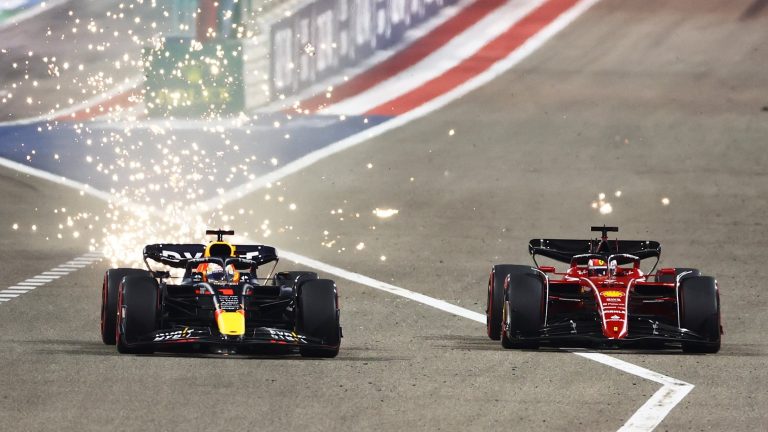 Leklērs un Verstapens ar satriecošu dueli atklāj F1 sezonu, ‘Ferrari’ tiek pie dubultuzvaras