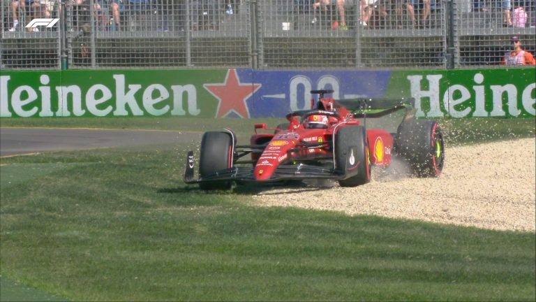 Ferrari piloti ātrākie Austrālijas posma pirmajā treniņā