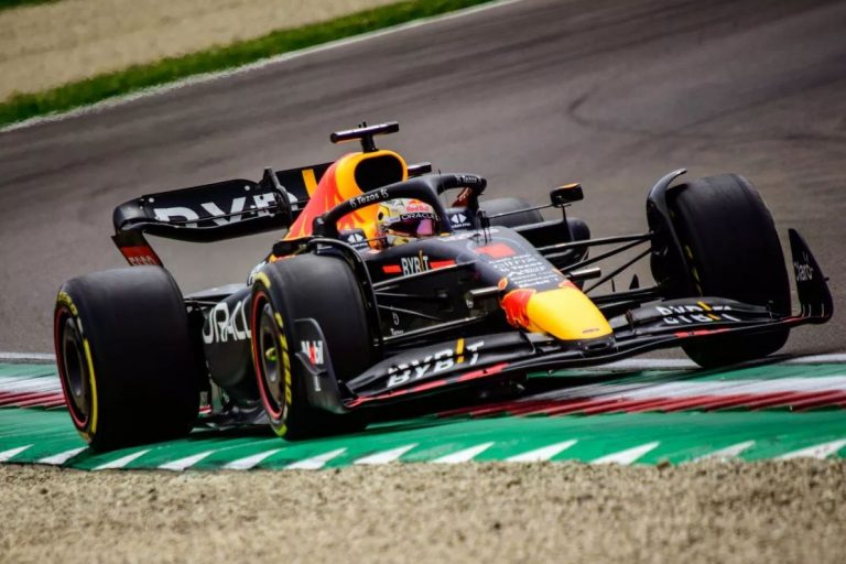 Verstapens uzvar Imolā, Leklērs saslīd un finišē sestais