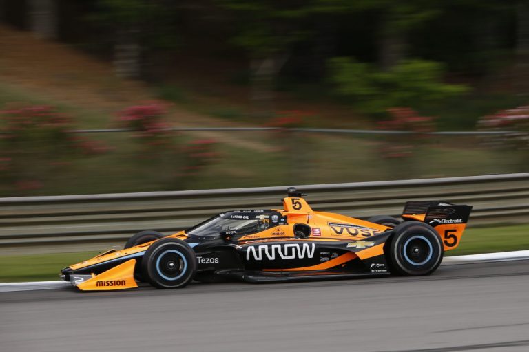 O’Vards apdzen Vīkeju un izcīna pirmo uzvaru ‘IndyCar’ sezonā