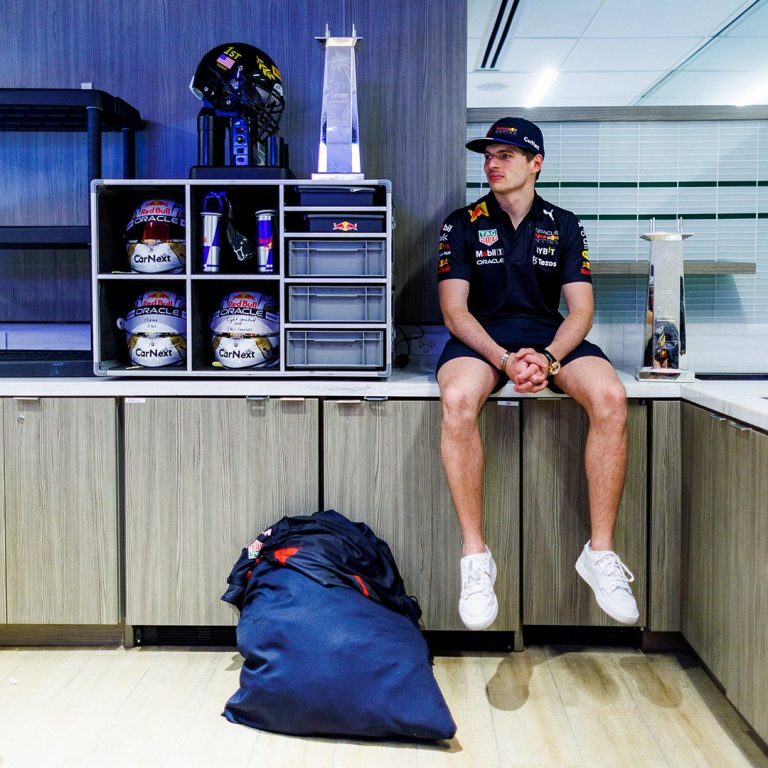 Verstapens: “Sacensību laikā zaudēju 3 kg no sava svara”