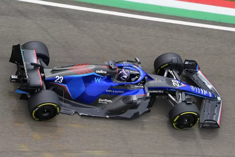 ‘Williams’ inženieri gribējuši atteikties no virsbūves krāsojuma