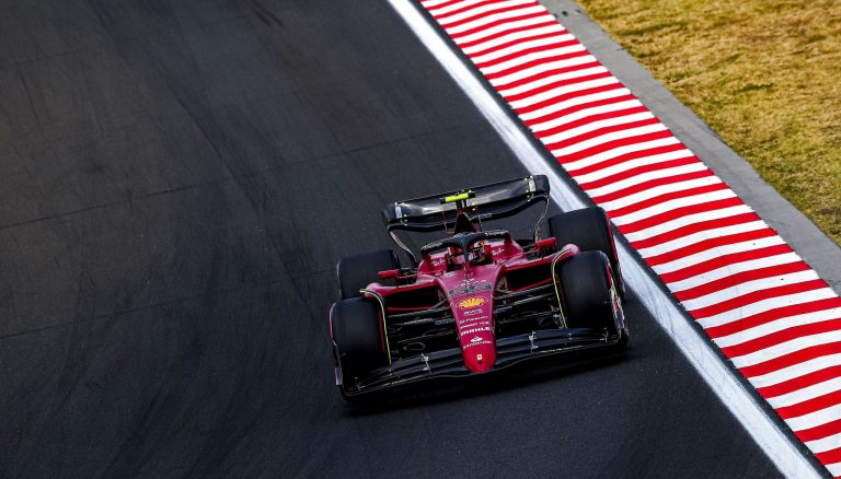 Saincs ātrākais pirmajā treniņā Ungārijā