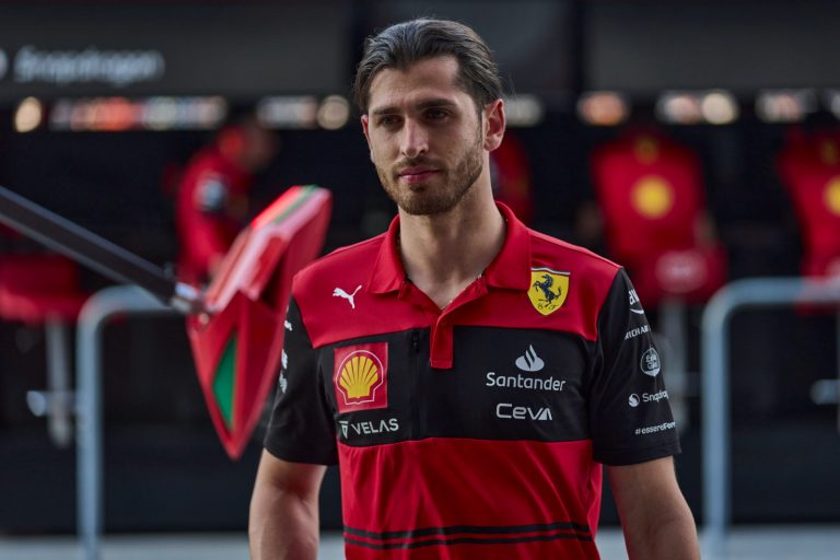 Džiovinaci testēs ‘Alpine’ formulu, Švarcmans treniņos brauks ‘Ferrari’ komandā