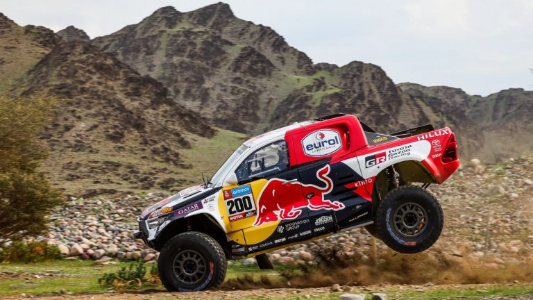 El-Atija uzvar Dakaras rallija 2. posmā un pietuvojas Saincam