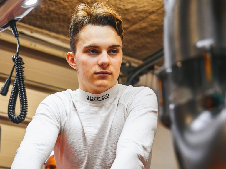 Iepazīsti F1 braucējus – Oskars Piastri