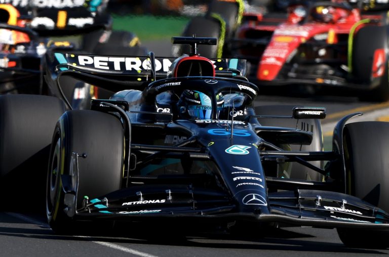 Astoņi piloti pirms Baku posma saņem jaunus motorus