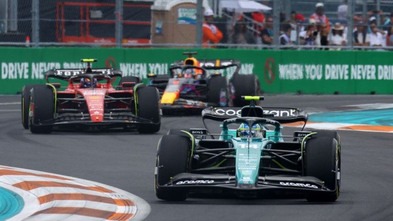 Alonso: “Lai mēs uzvarētu, jāgaida, kad ‘Red Bull’ piedzīvos lūzumu”