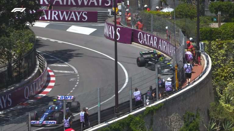 Hamiltons avarē pēdējās treniņbraucienu minūtēs pirms Monako GP kvalifikācijas